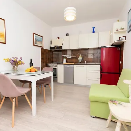 With A Parking Space - 20787 Apartment Omis