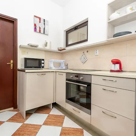 Apartment With A Parking Space - 20787 Omis